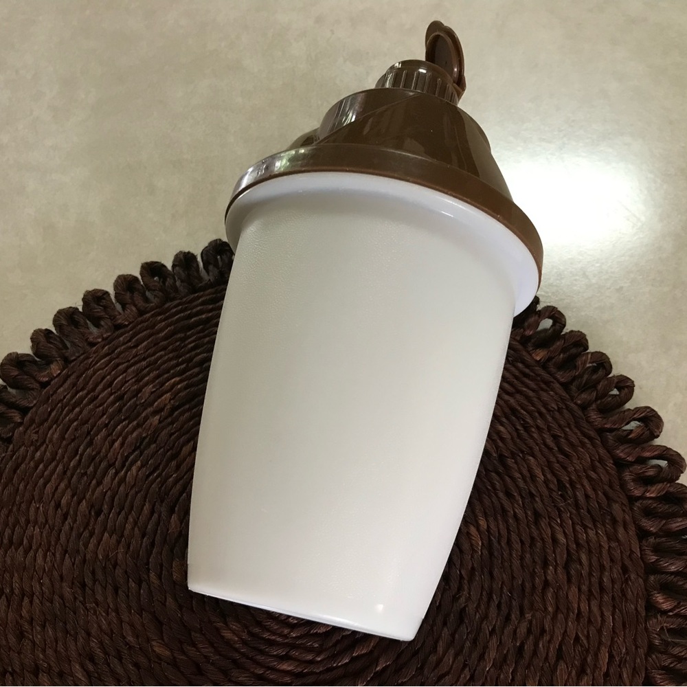 Tupperware White and Brown Shaker